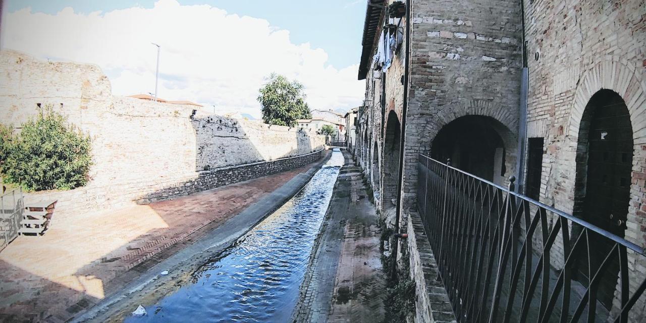 Nonna Tina Casavacanze Apartman Foligno Kültér fotó